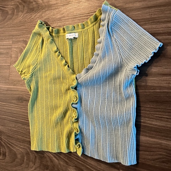 Two tone color cropped shirt - Picture 5 of 6